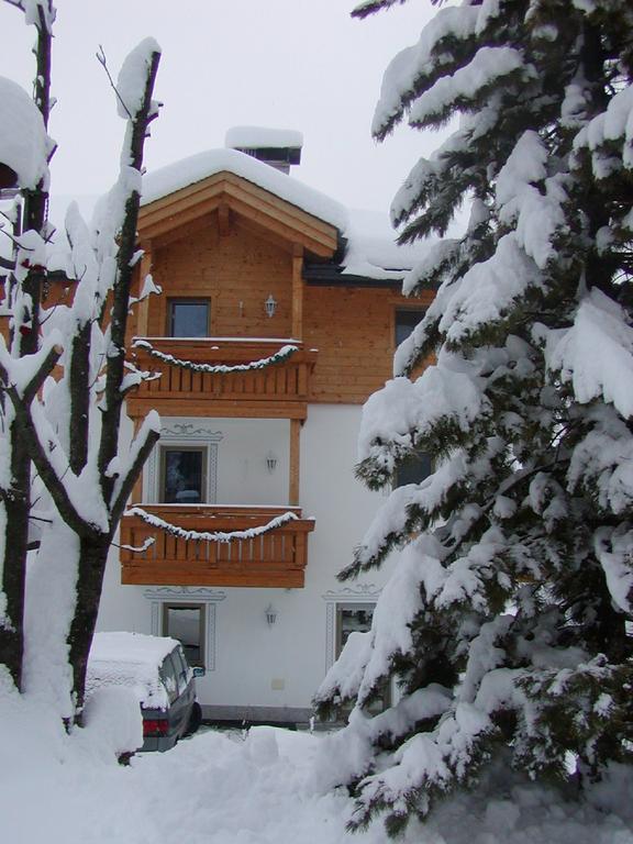 Pension Mirandola Colfosco Exterior photo