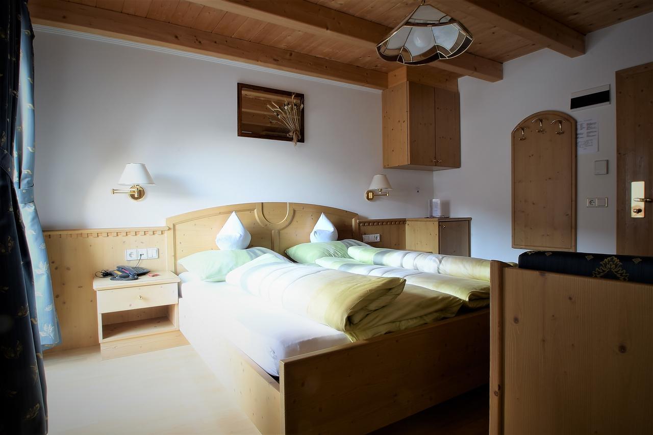 Pension Mirandola Colfosco Exterior photo