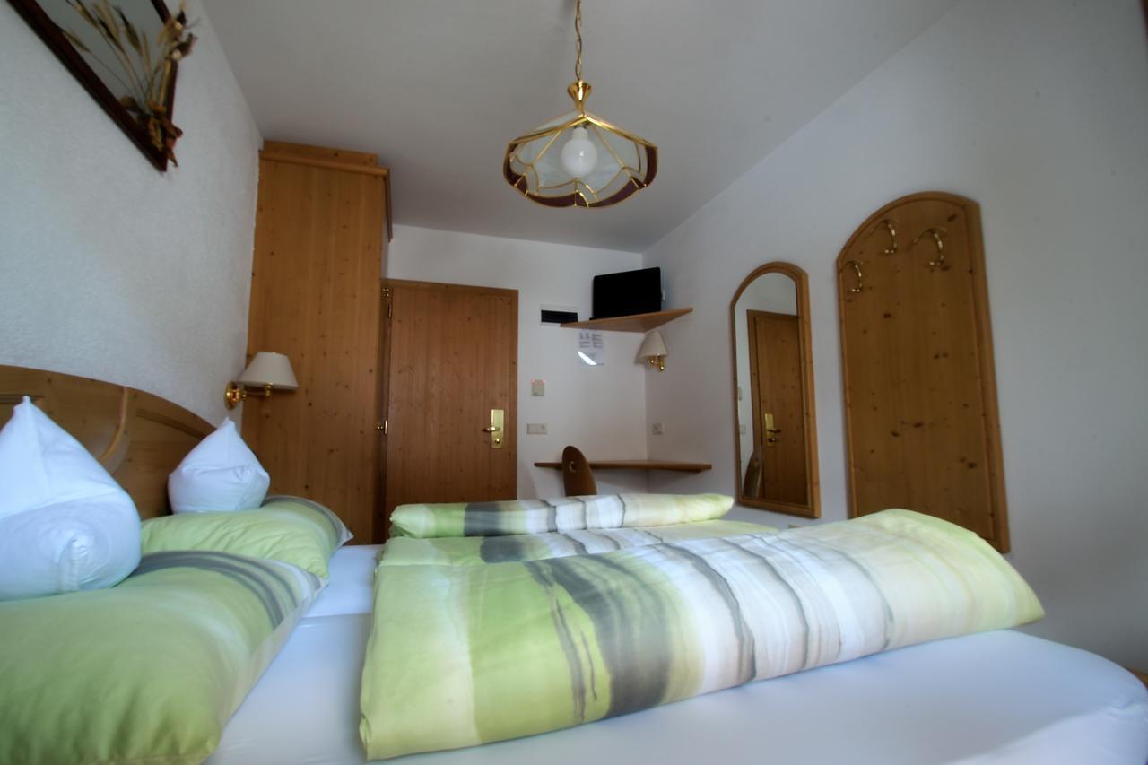 Pension Mirandola Colfosco Exterior photo